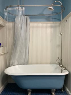 Claw foot Tub- cast iron!