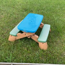 Child Outdoor Slide And Picnic Table 