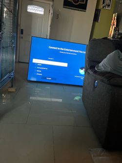 70 in UHD SAMSUNG CRYSTAL smart tv