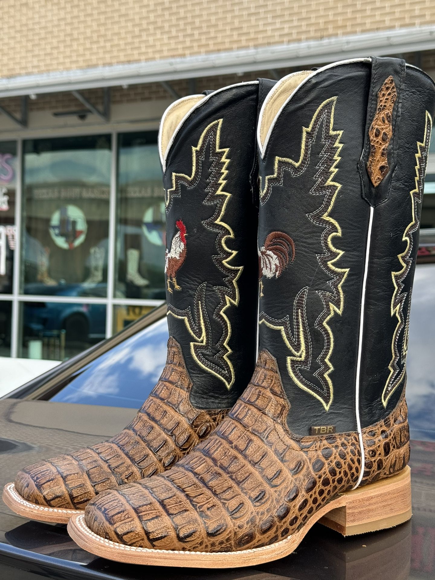 MEN’S WESTERN BOOTS / BOTAS VAQUERAS PARA HOMBRE  🔸️🔸️MEN’S WESTERN BOOTS🔸️🔸️ ▪️DIFFERENT SIZES AVAILABLE.   ▪️ WE SHIP TO ALL UNITED STATES. ▪️ O