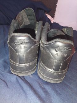 They come with no laces but wearable condition size 9.5
