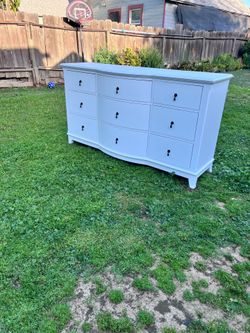 SOLID WOOD LONG DRESSER