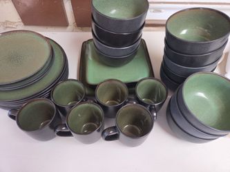 Home Trends Reactive Glaze Stoneware Dinnerware Set – 22 Pieces