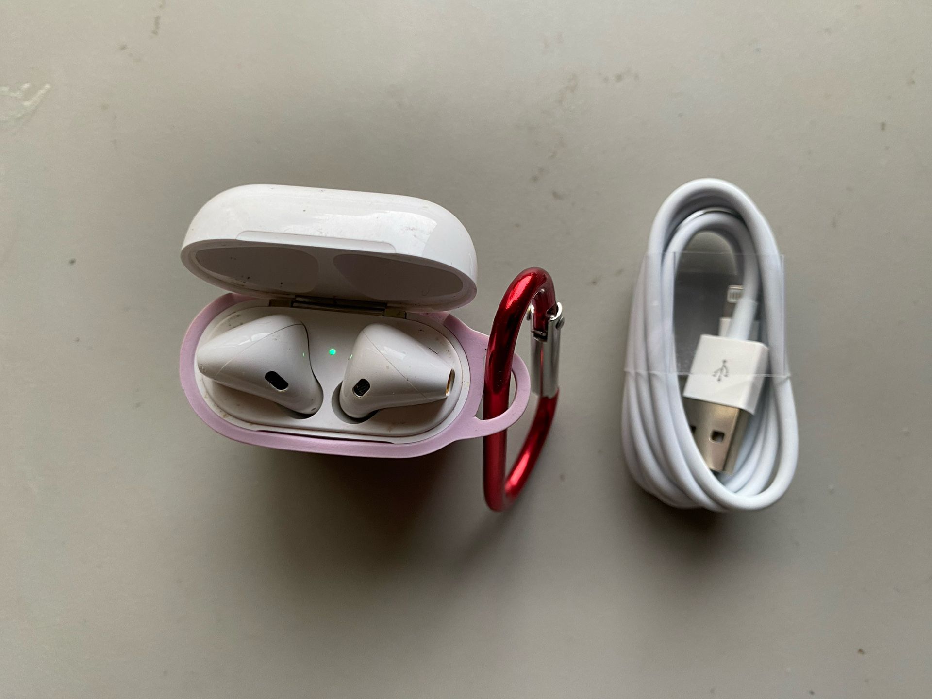 Apple AirPods A2031 Wireless Earbuds 