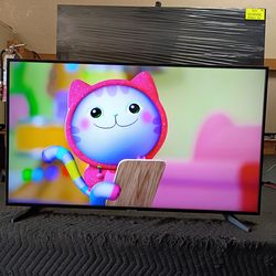 65 inch Samsung smart 4k ULTRA HD TV comes with remote control shows great quality clear picture works perfect guaranteed