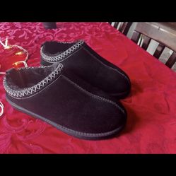 New Women’s Slipped Size 11