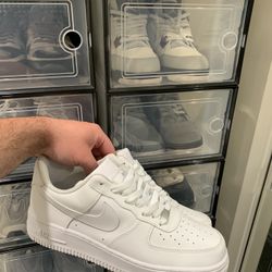 BRAND NEW Nike Air Force 1 White Size US 10