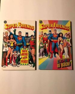 2 Graphic Novels Super Friends
