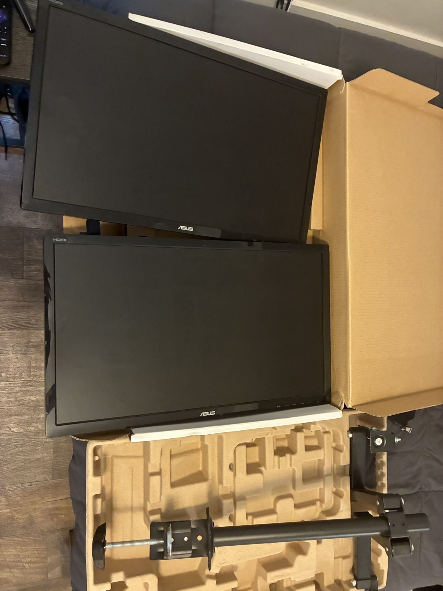 2x Acer 24” LCD Monitors + Dual Desk Mount (HDMI & Power Cables Included)