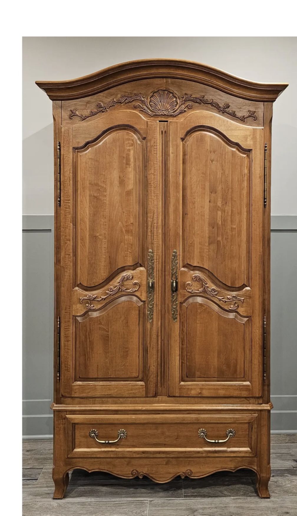 ARMOIRE - Ethan ALLEN