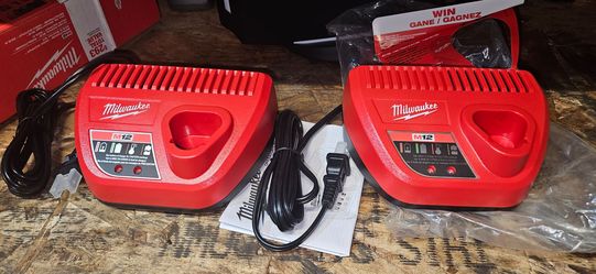 Milwaukee m12 battery chargers