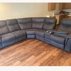 3 Piece Section W/ 2 Recliners 