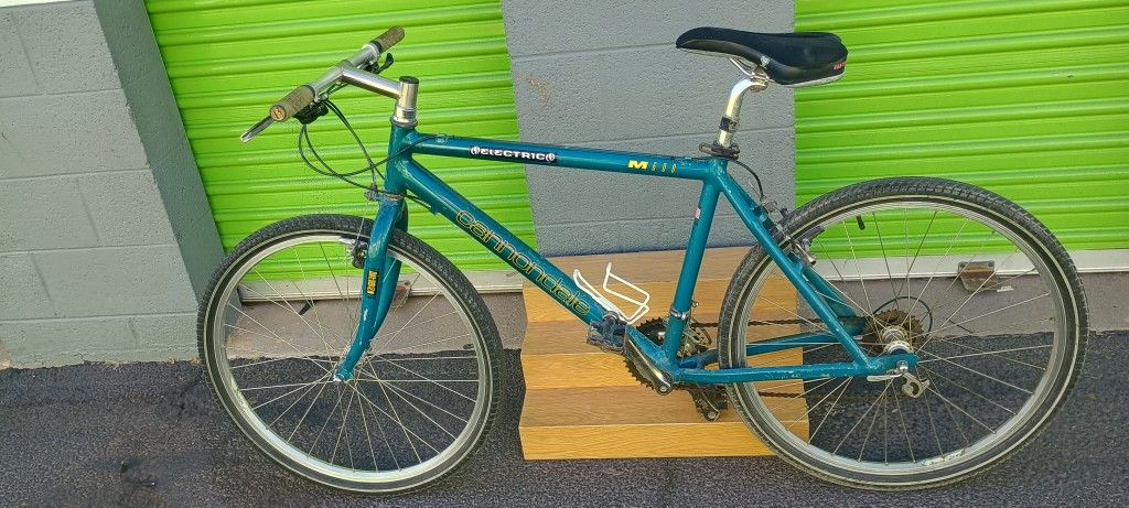 26" CANNONDALE MOUNTAIN BIKE