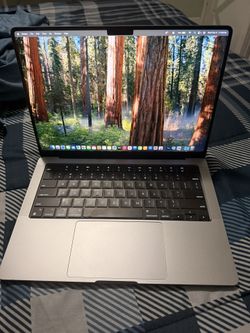 Macbook Pro 14 Inch