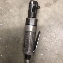 Matco 1/4 air rachet very good condition and very strong
