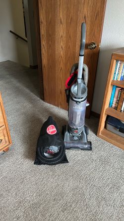 Hoover Elite Swivel Pet Vacuum 