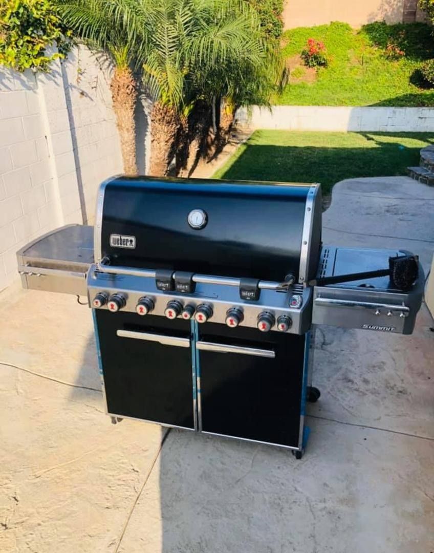 Weber-6-Burner-BBQ-Grill with-Rotisserie
