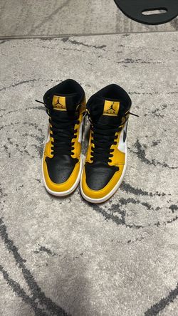Air Jordan 1 Mid Yellow Black White Sneakers size 10.5