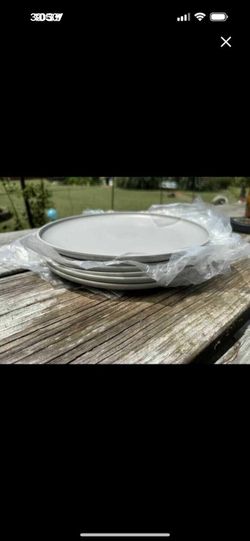 🔹💥 6 NEW PLASTIC PLATES IN LIGHT GREY COLOR💥🔹