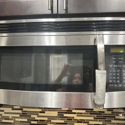 GE Profile Microwave