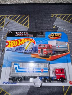 Hot Wheels Track Fleet Optimus Prime