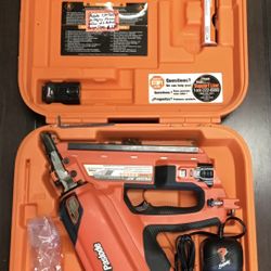Paslode CFN325XP 30 Degree Framing Nailer W/ 2 Batteries, Charger & Case 