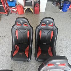 4 bucket seats