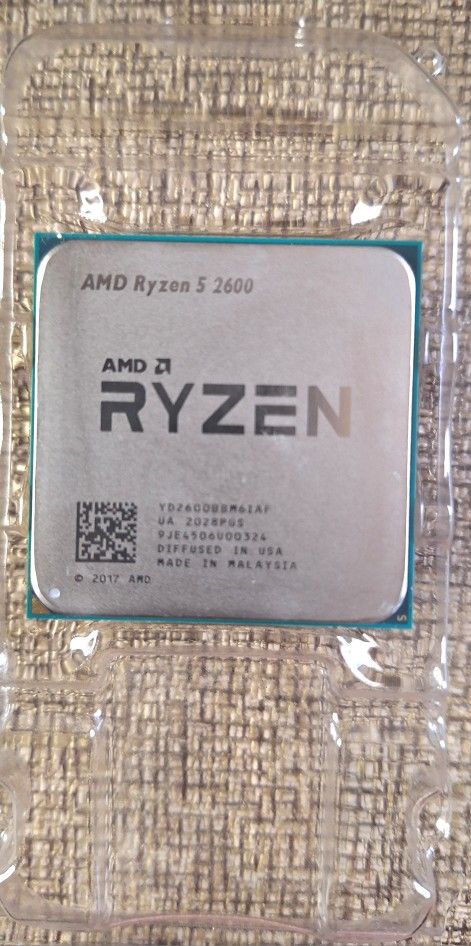 AMD Ryzen 5 2600 w/stock cooler