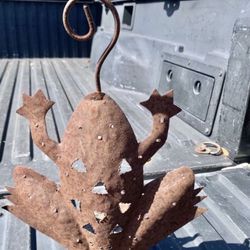 Rustic, crusty, rusty, frog candle holder, great for the patio