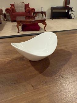 Modern White Ceramic Decorative Bowl
