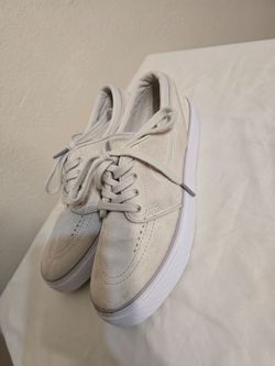 Size 7. NIKE SB SNEAKERS