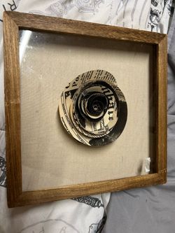 Frame newspaper flower