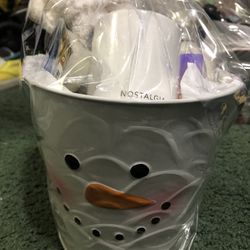 LADIES SNOWMAN BATH & BODY GIFT BASKET NEW