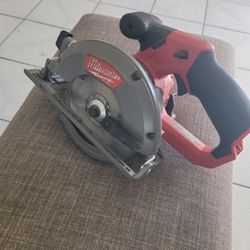 Milwaukee M12 Fuel 5 3/8" Circular Saw - Tool Only