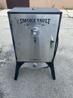 Camp Chef Smoke Vault 24” Propane Smoker w/ Racks & Regulator ~ Ready to Use