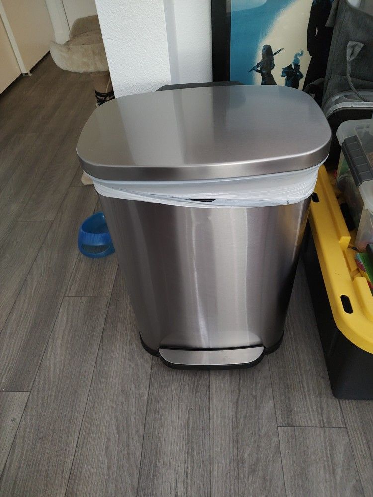 Home Zone 11.9gal Fingerprint Resistant Tall Kitchen Trash