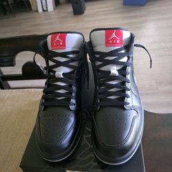 Air Jordan 1 Mid