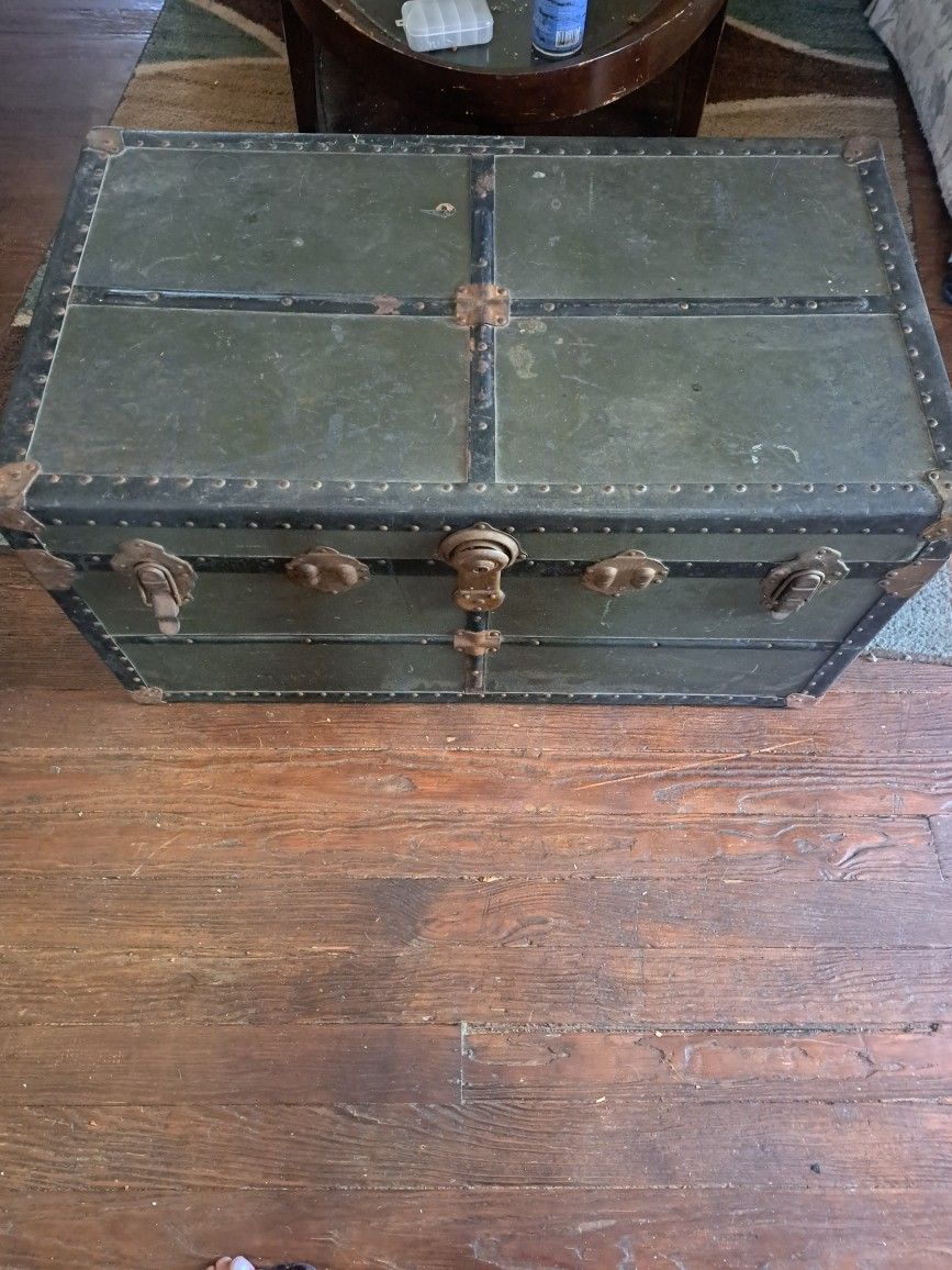 Eagle Steamer Trunk