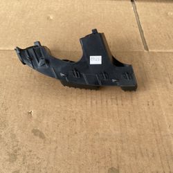 2015,2016,2017,2018,2019 Subaru Outback Rear Left Side Bumper Corner Bracket