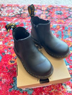 Dr Marten Toddler Chelsea Boots, Black. Size 8