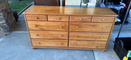 Solid Pine 10-Drawer Dresser LENGTH 62in WIDTH 18in HEIGHT 34in