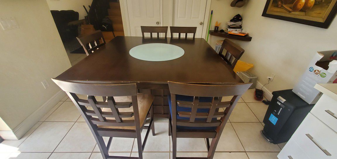 Dinning Table Free