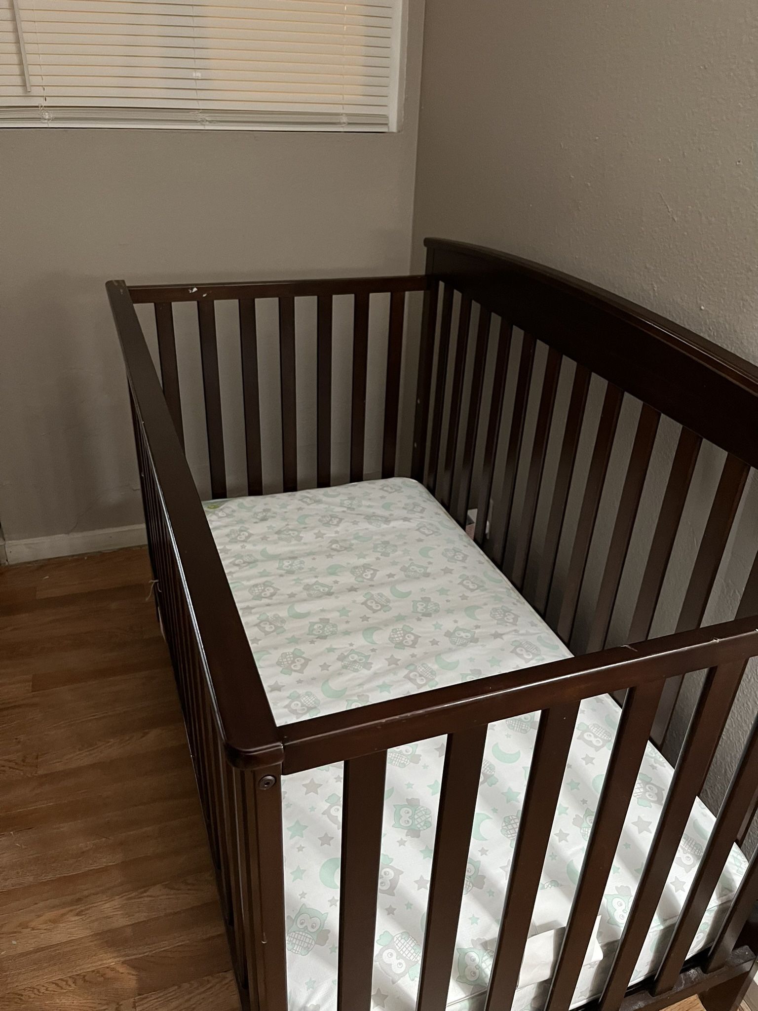 Baby Crib With Mattress