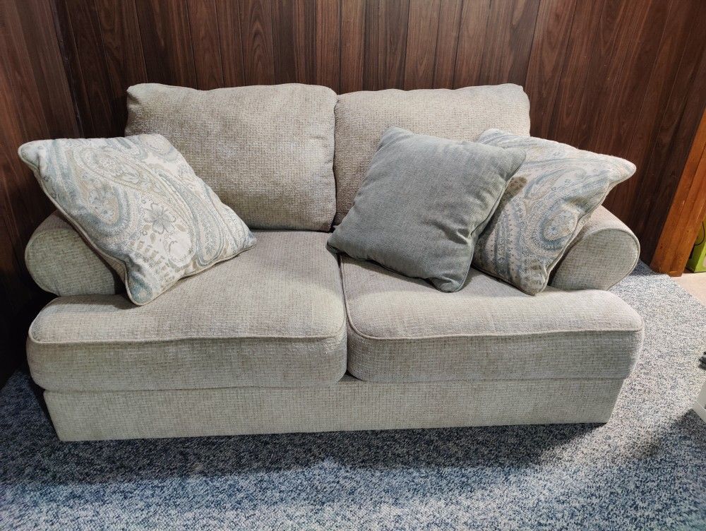 Ashley Furniture loveseat (PRICE DROP)