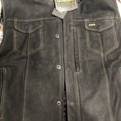 	Lubbock Contrast Stitch Suede Leather Vest - Black × 1
XL