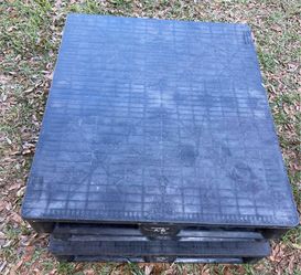 Solid top Plastic Pallets