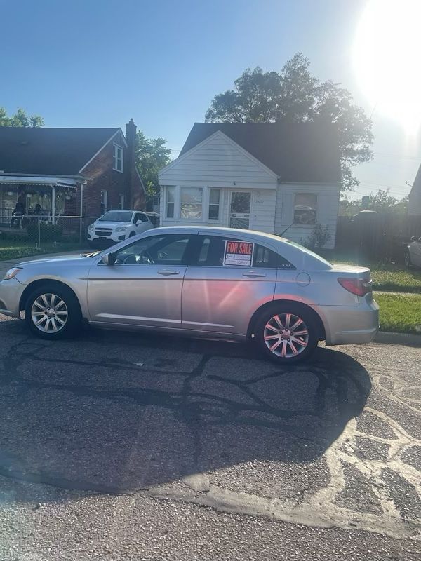 Chrysler 200