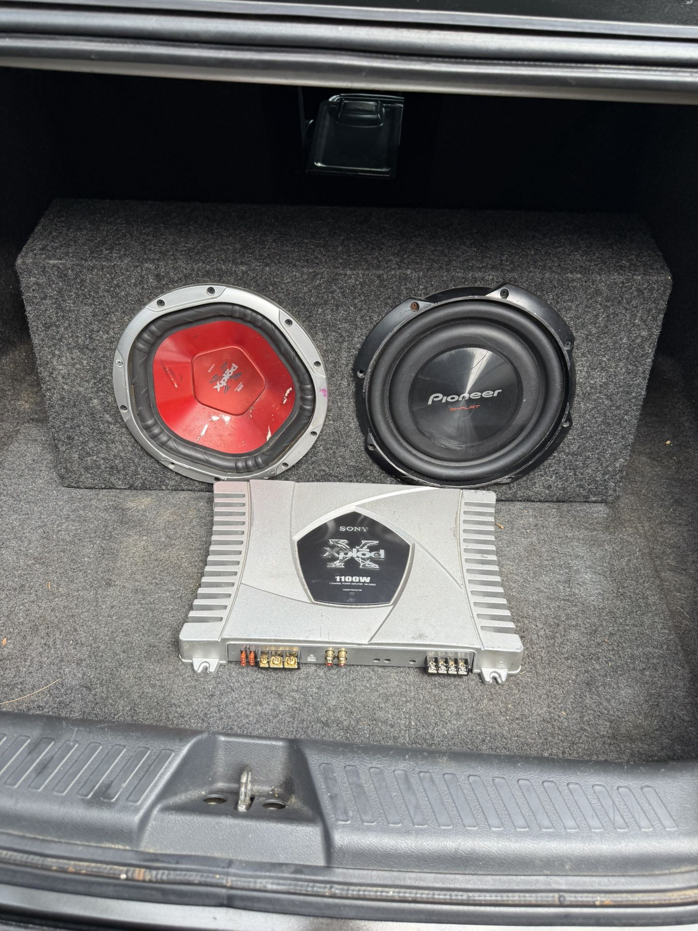 Too 10Inch Speakers A Pioneer And Sony Explode And A Sony Explode 1100 W Amplifier 