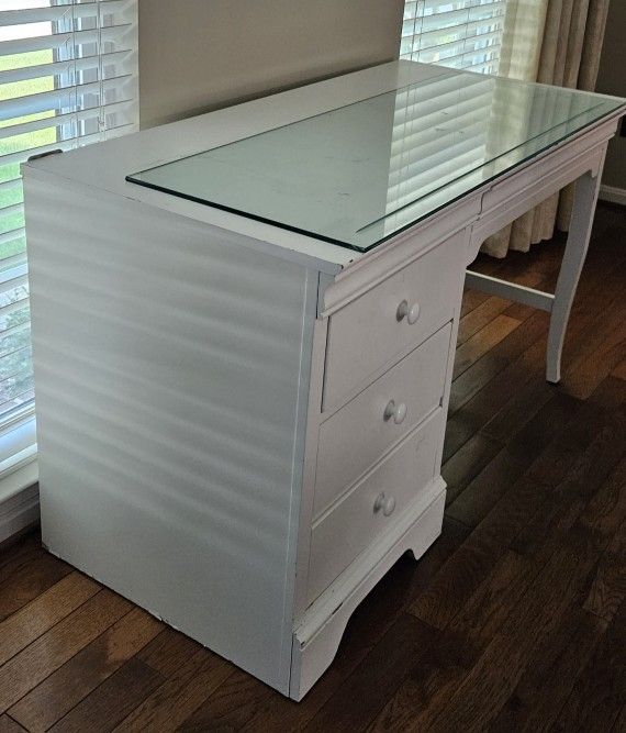 White Desk