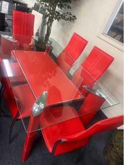 New table Wht 6 Chairs for $699